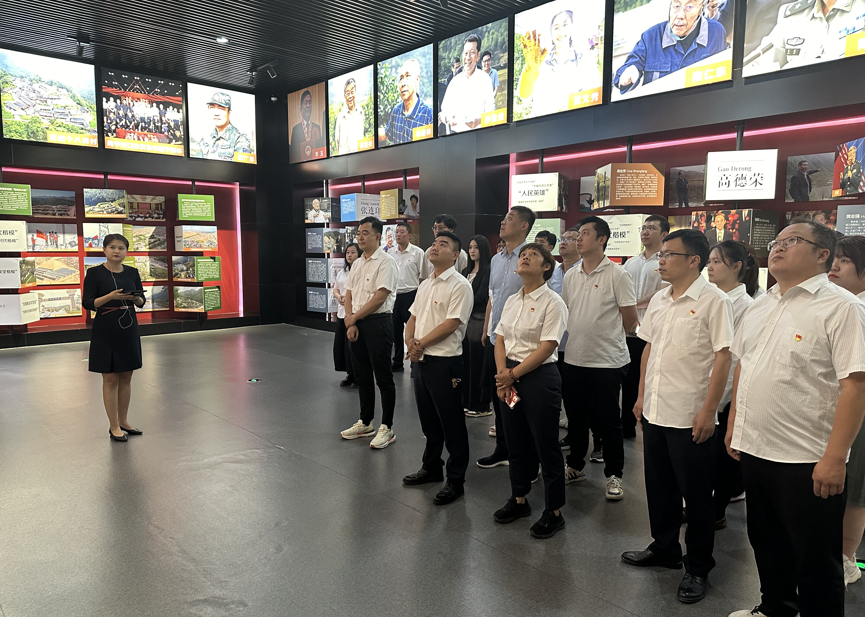 伟德源自英国始于1946集团各级团组织开展主题团日活动